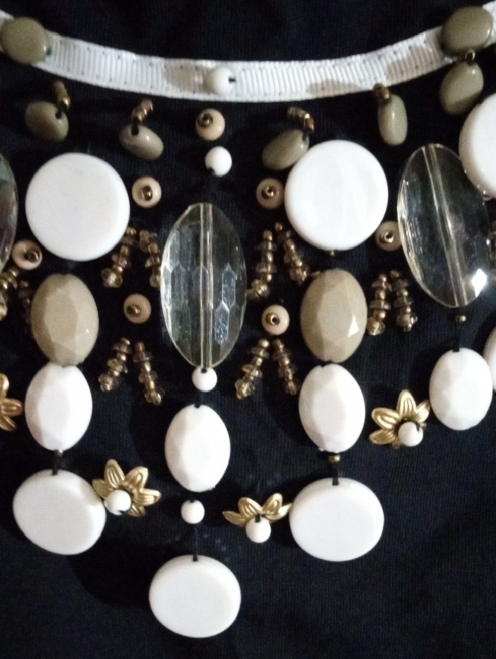 Hannah Black Short-Sleeve Tee with White & Silver Bead Embellishment Size XL NWT - Picture 3 of 8